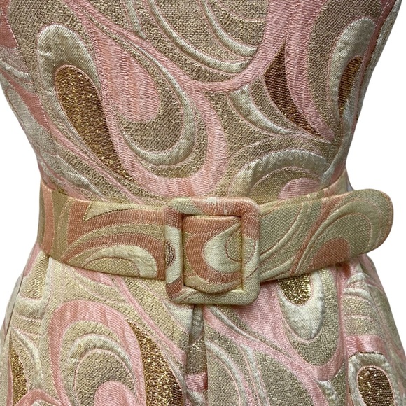 Vintage 1960s DYNASTY Pink & Gold Brocade Belted Mini Dress Womens Size XXS/XS - Picture 4 of 9